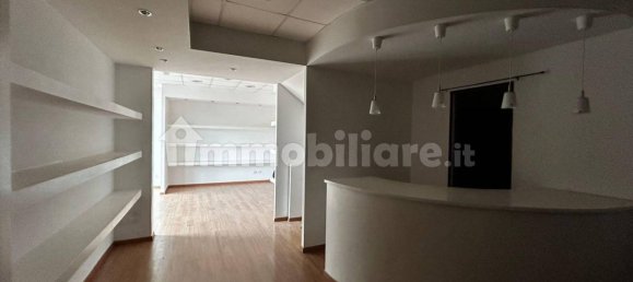 2 rooms Commercial property in Rome, Italy No. 217928 15