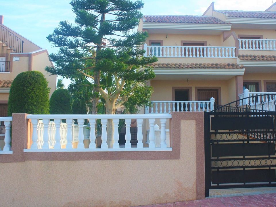 2 bedrooms Townhouse in Torrevieja, Spain No. 190790