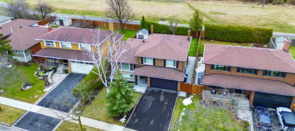 5 bedrooms House in Mississauga, Canada No. 96 3