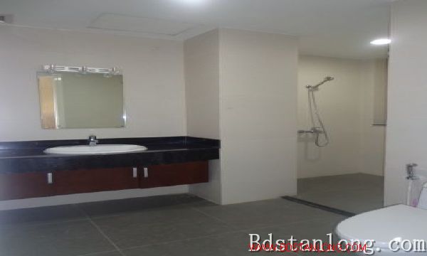3 bedrooms Apartment in Tay Ho, Vietnam No. 5842