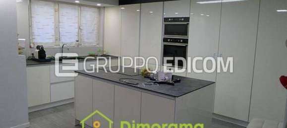 Casa de 8 dormitorios en Parabiago, Italy No. 360709 3