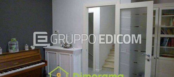 Casa de 8 dormitorios en Parabiago, Italy No. 360709 8