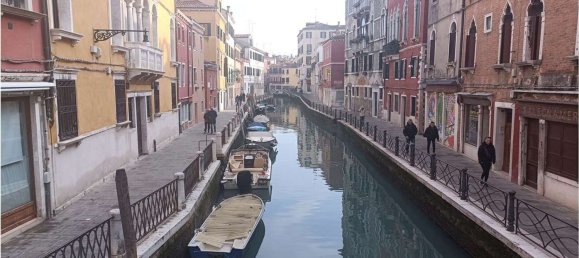 94m² Commercial property in Venice, Italy No. 61604 7