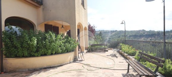 Villa de 5 dormitorios en Manoppello, Italy No. 283715 20