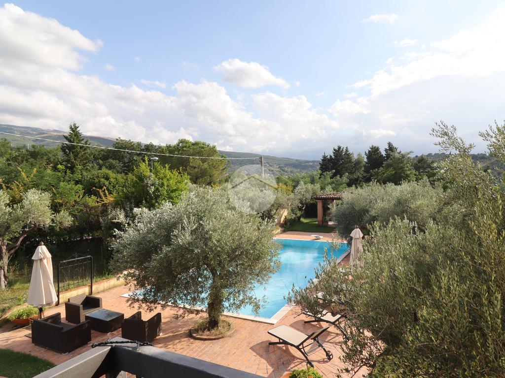 Villa de 5 dormitorios en Manoppello, Italy No. 283715