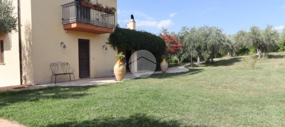Villa de 5 dormitorios en Manoppello, Italy No. 283715 2