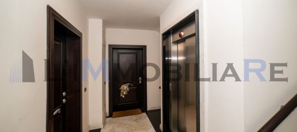 3 rooms Apartment in Rome, Italy No. 48605 3