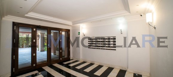 3 rooms Apartment in Rome, Italy No. 48605 2