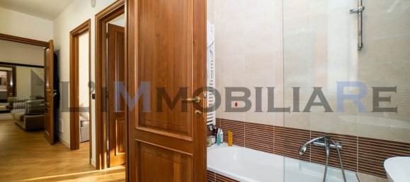 3 rooms Apartment in Rome, Italy No. 48605 22