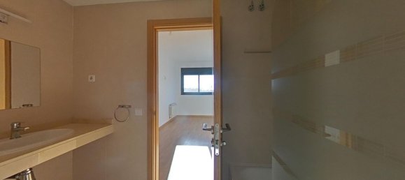 3 Schlafzimmer Wohnung in Terrassa, Spain, Nr. 160950 3