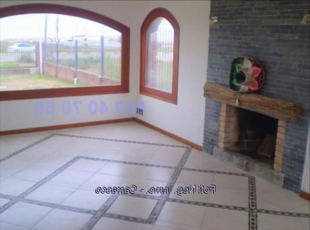 3 bedrooms House in Canelones, Uruguay No. 2480