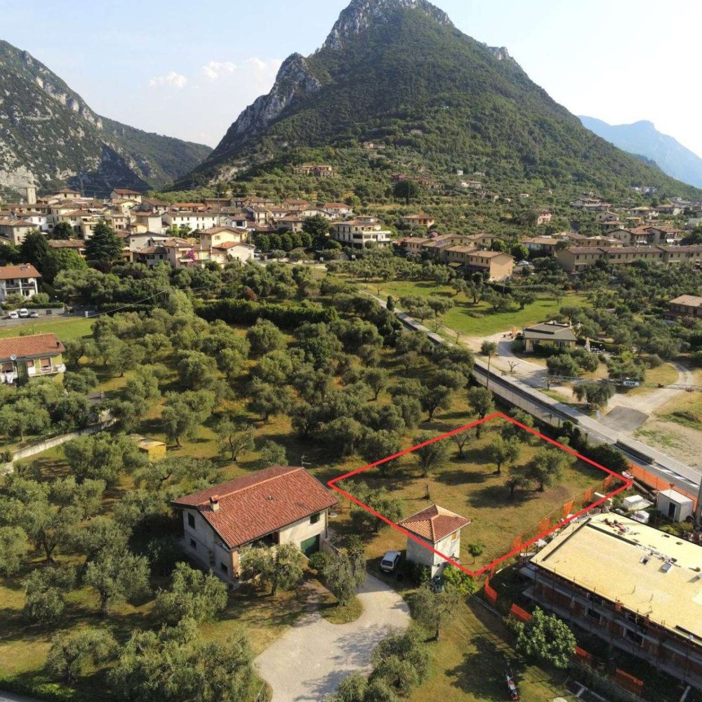  قطعة أرض في Toscolano Maderno, Italy 700متر مربع رقم 85704