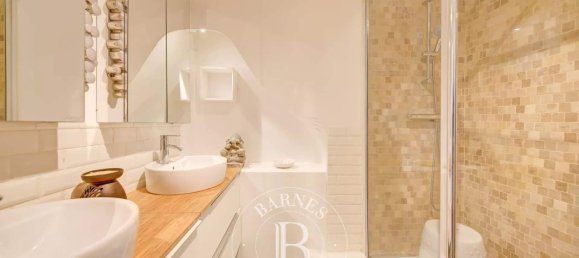 4 chambres Appartement à Versailles, France No. 115849 10