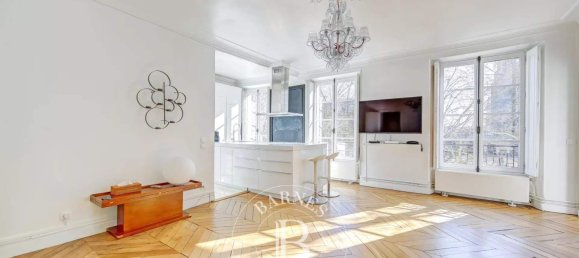 4 chambres Appartement à Versailles, France No. 115849 3