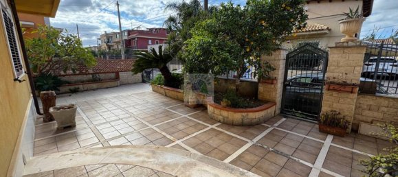 4 bedrooms Villa in Syracuse, Italy No. 244376 8