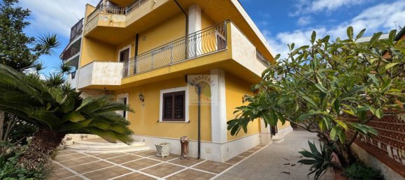 4 bedrooms Villa in Syracuse, Italy No. 244376 4