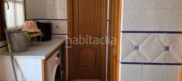 4 bedrooms House in Los Barrios, Spain No. 188800 5
