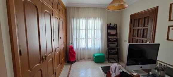 4 bedrooms House in Los Barrios, Spain No. 188800 13