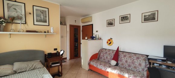 Studio in Bareggio, Italy No. 290595 11