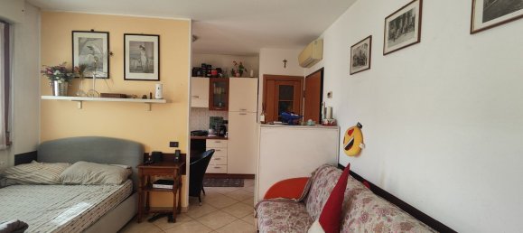 Studio in Bareggio, Italy No. 290595 4