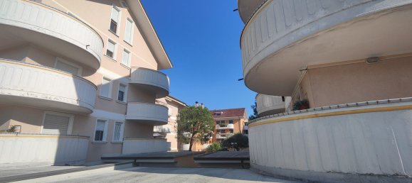 Studio in Bareggio, Italy No. 290595 12