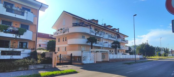 Studio in Bareggio, Italy No. 290595 10