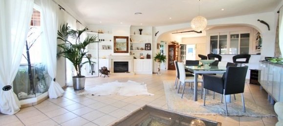 4 bedrooms Villa in Costa D'en Blanes, Spain No. 14780 3