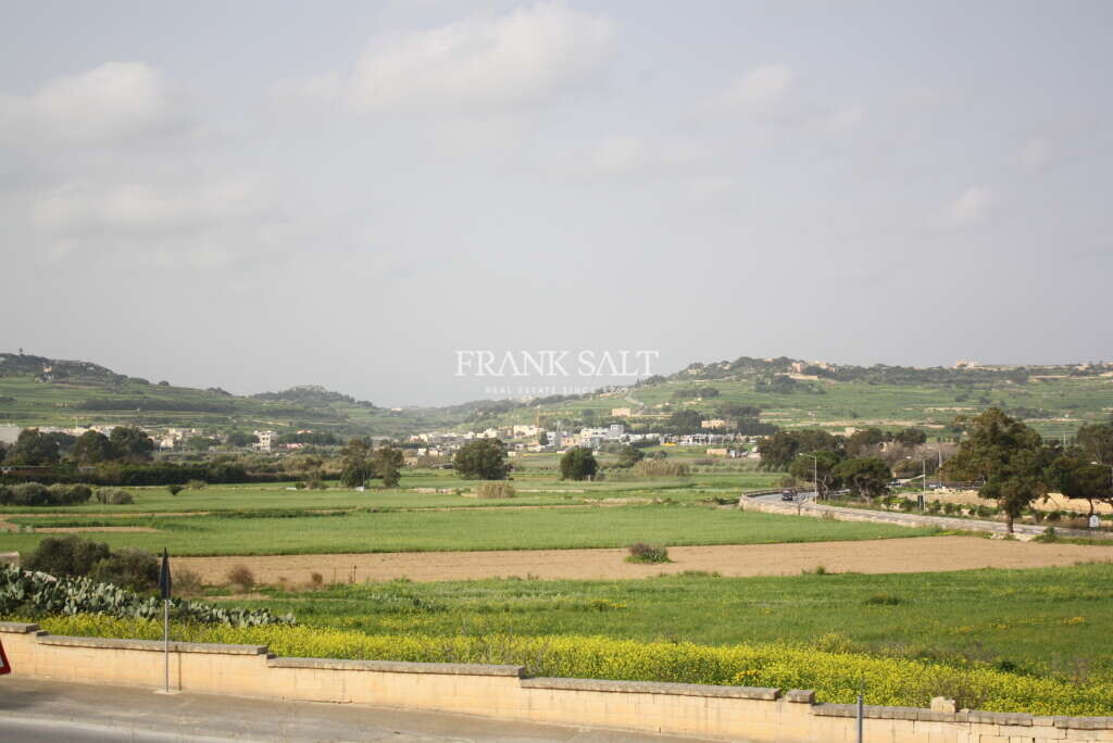 2 bedrooms Apartment in Salina, Malta No. 8705