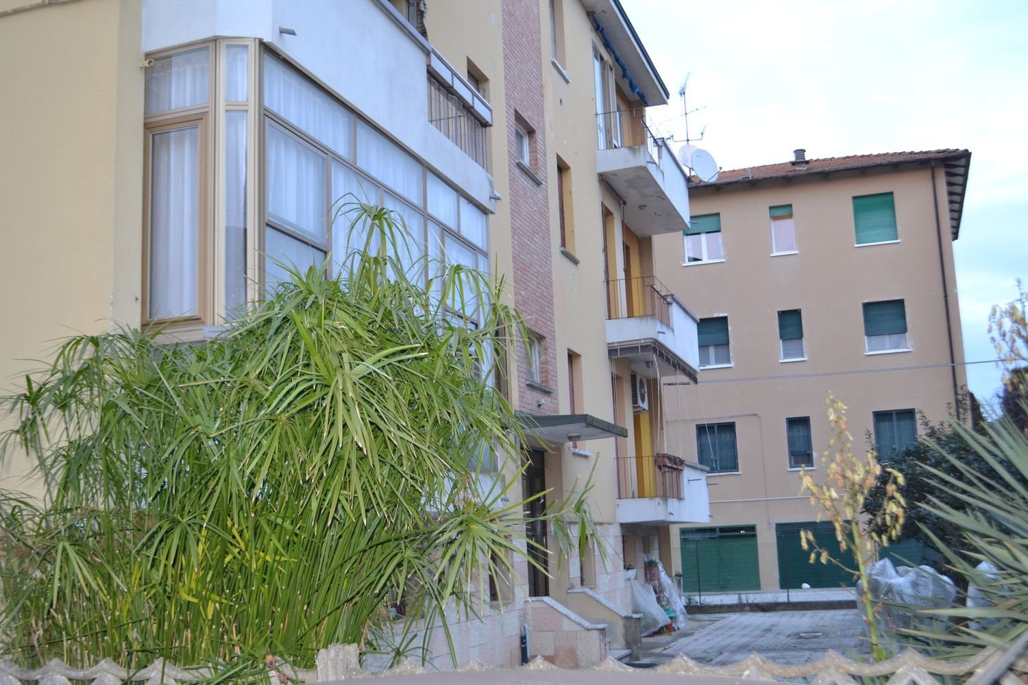 4 rooms Apartment in San Pietro in Casale, Italy No. 28757