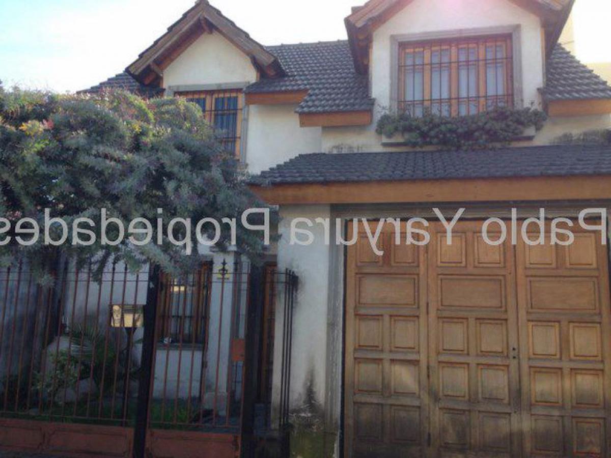 4 bedrooms House in Tres de Febrero, Argentina No. 14391