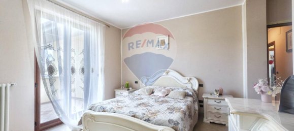 Дом с 4 комнатами в Лорето Апрутино, Италия № 177622 9