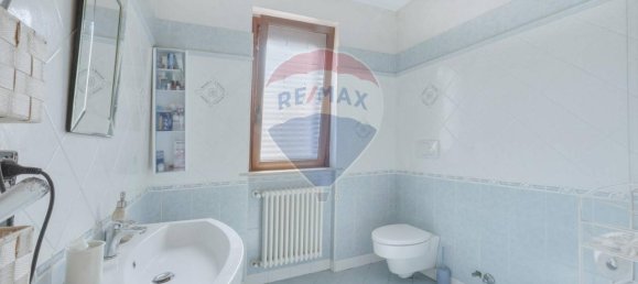 Дом с 4 комнатами в Лорето Апрутино, Италия № 177622 32