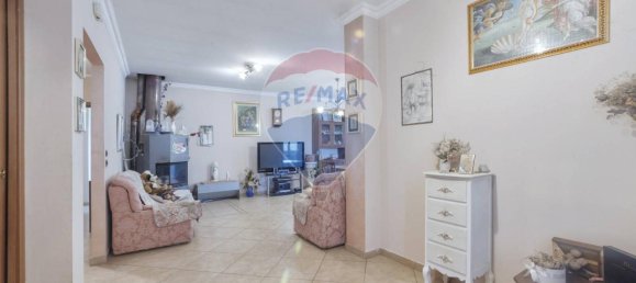 Дом с 4 комнатами в Лорето Апрутино, Италия № 177622 4