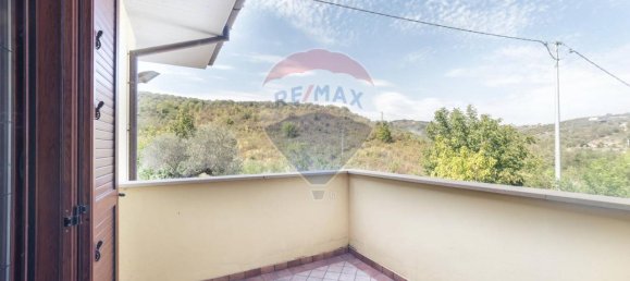 Дом с 4 комнатами в Лорето Апрутино, Италия № 177622 16