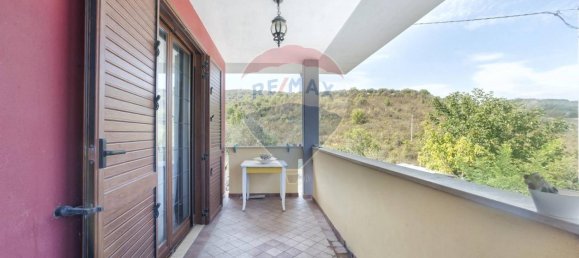 Дом с 4 комнатами в Лорето Апрутино, Италия № 177622 19