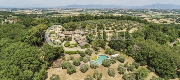 10 bedrooms Land in Lucignano, Italy No. 120239 19