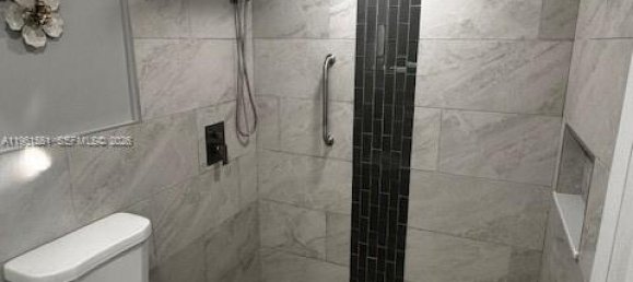2 Schlafzimmer Gewerbliche Immobilien in Miami, USA, Nr. 615683 4