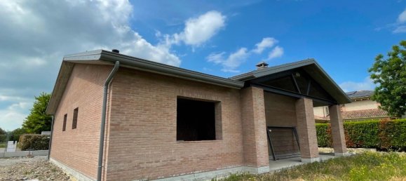 4 bedrooms Villa in Reggio Emilia, Italy No. 164098 6