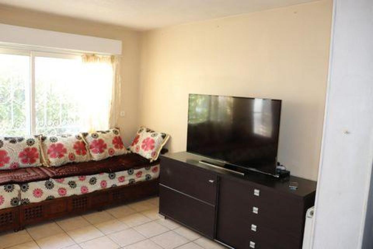 Дом с 4 спальнями в Авиньон, Франция № 7894