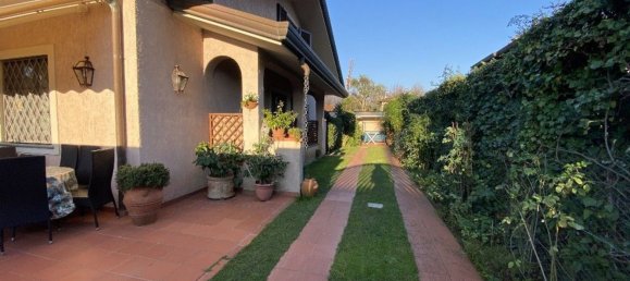 10 rooms Villa in Forte dei Marmi, Italy No. 194148 2