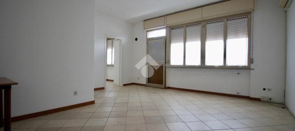 2 rooms Apartment in Udine, Italy No. 161525 3