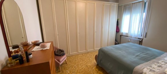 4 Schlafzimmer Wohnung in Parma, Italy, Nr. 319711 3