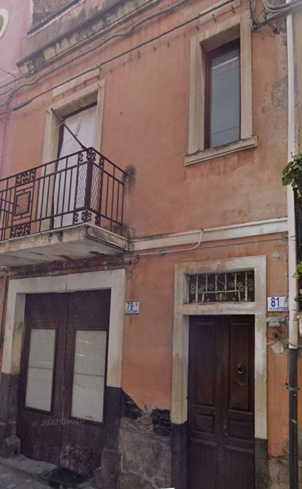 6 rooms House in Motta Sant'Anastasia, Italy No. 51987
