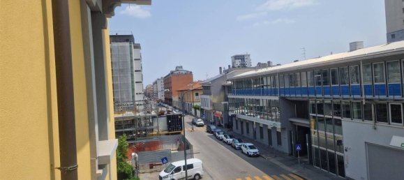 1 chambre Appartement à Milan, Italy No. 327294 5