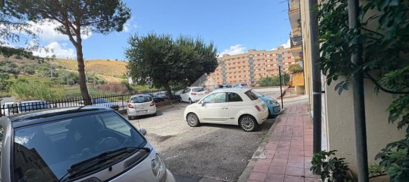 2 bedrooms Apartment in Catanzaro, Italy No. 291850 3