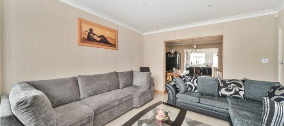 3 bedrooms Commercial property in Hounslow, United Kingdom No. 8498 2