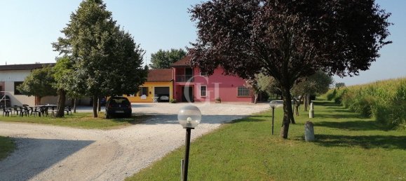 Villa de 19 dormitorios en Volta Mantovana, Italy No. 84459 14