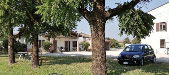 Villa de 19 dormitorios en Volta Mantovana, Italy No. 84459 5