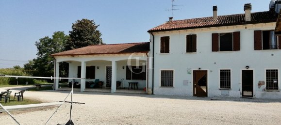 Villa de 19 dormitorios en Volta Mantovana, Italy No. 84459 12