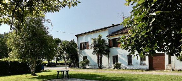 Villa de 19 dormitorios en Volta Mantovana, Italy No. 84459 15